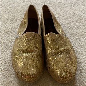 Sparkly gold Toms